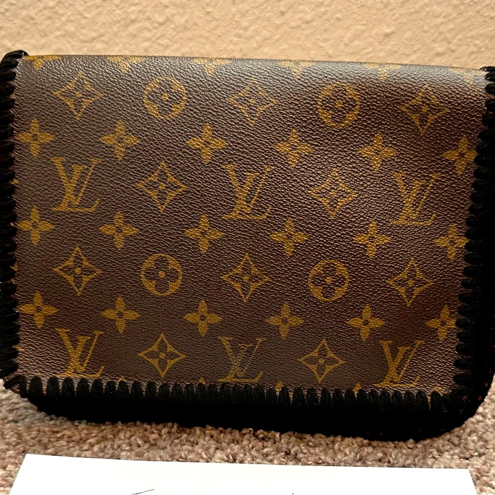 Louis Vuitton Musette Tango w/stitched leather